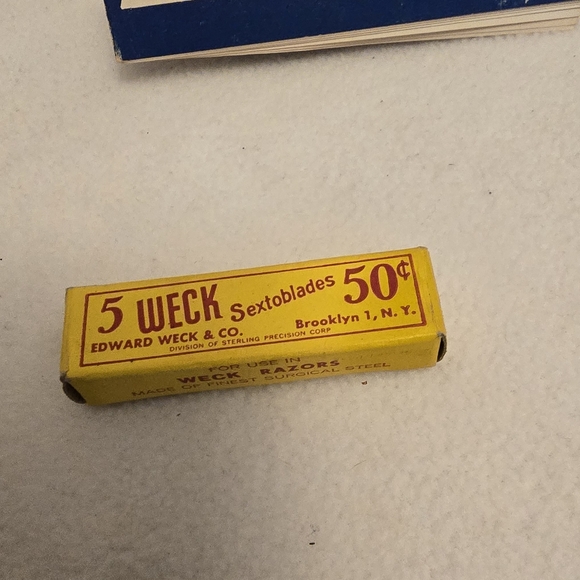 Weck Sextoblade Razor with Case - Picture 7 of 10